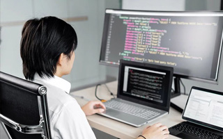 阿坝 api php源码,下载的php源码怎么运行呢？